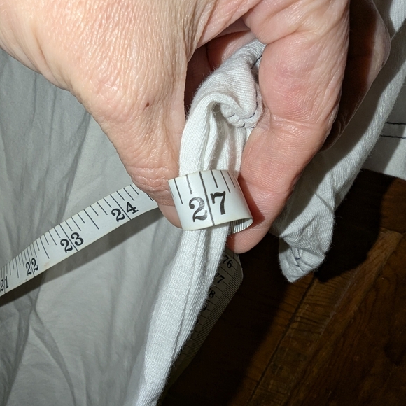 Old Navy Cream Short Sleeve Tee Relaxed Fit - Picture 6 of 6